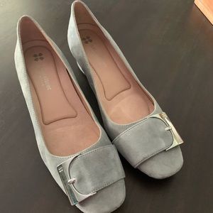 Naturalizer suade pumps.